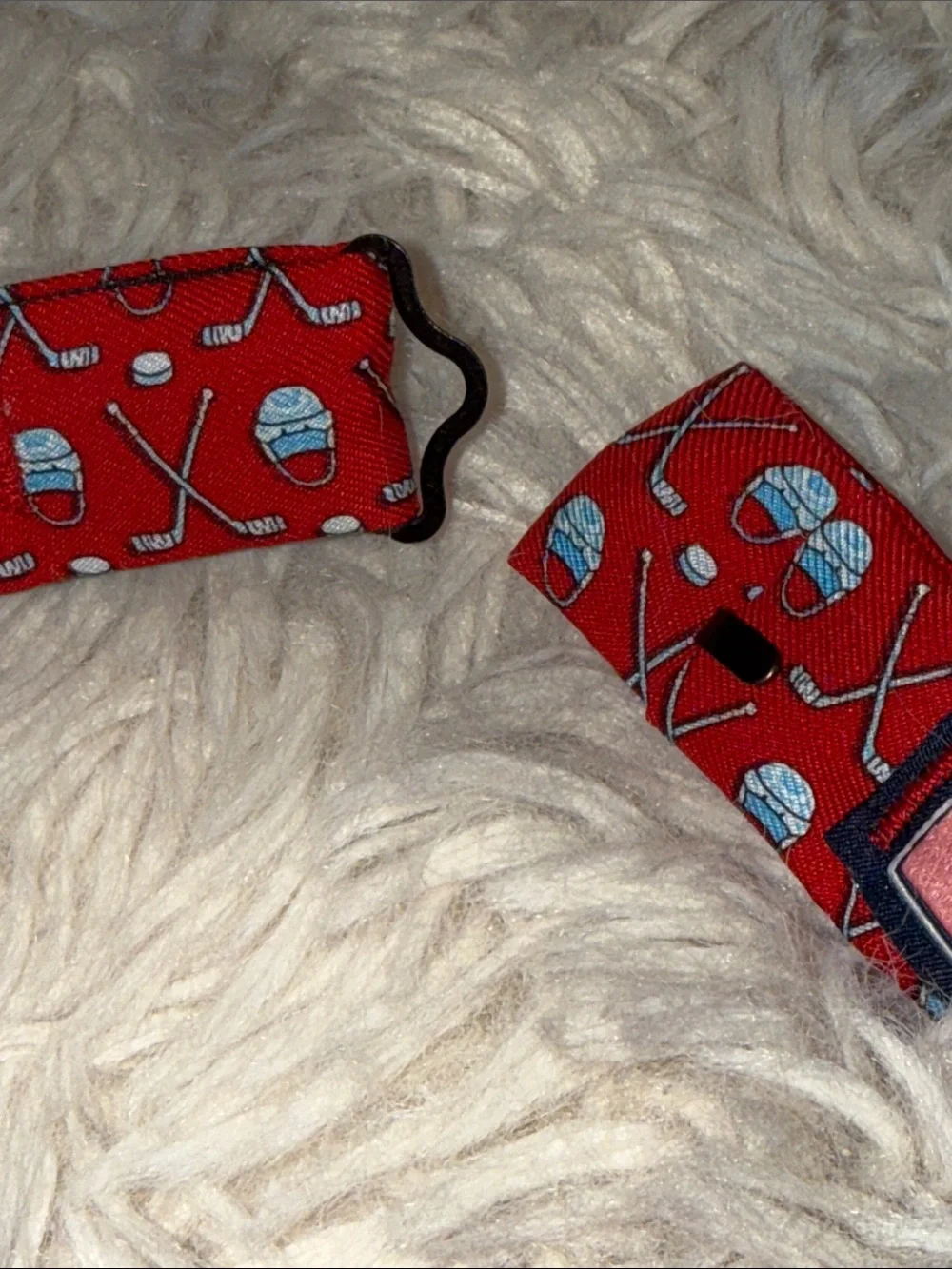🏒 🐳 Boys Vineyard Vines hockey adjustable bow tie
